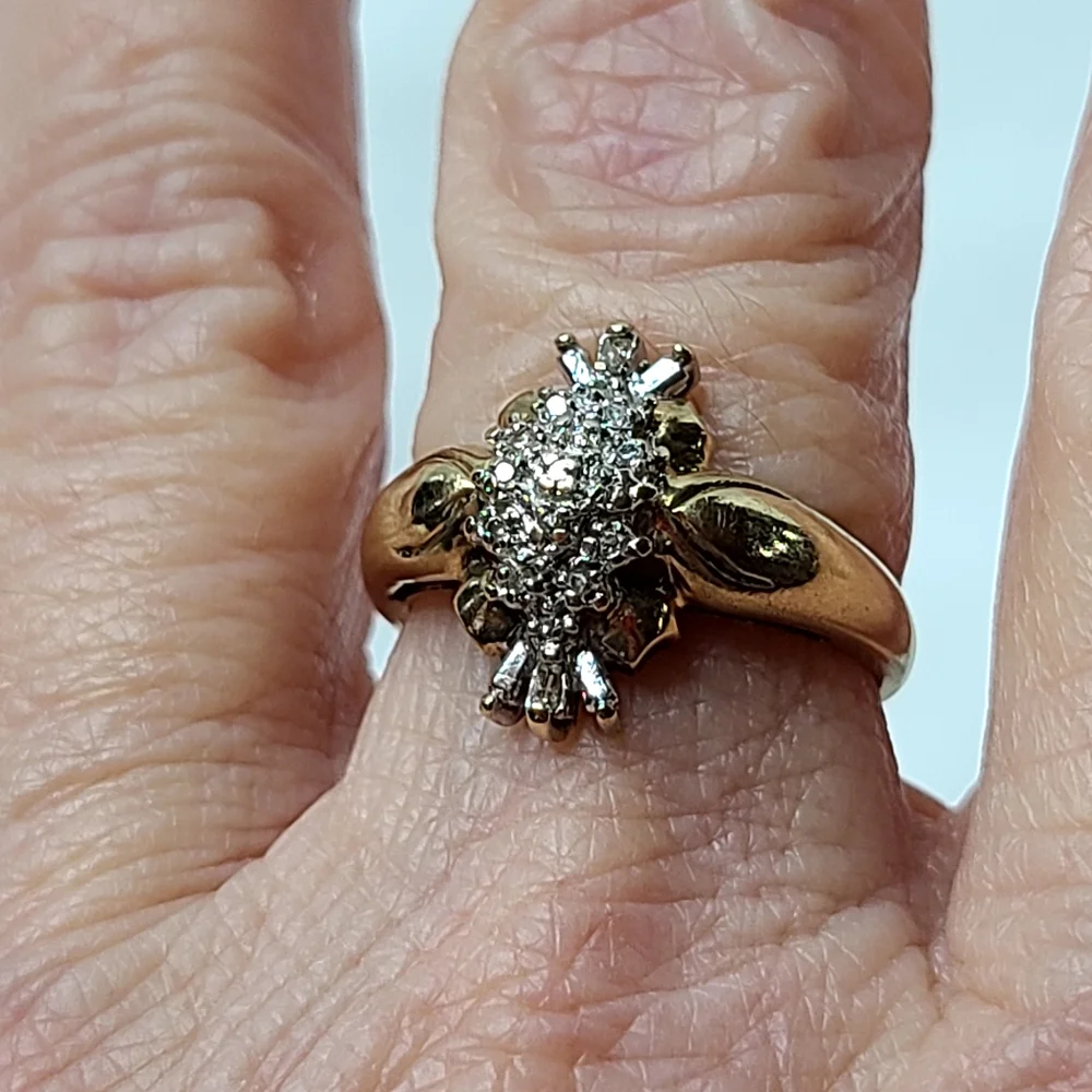 10K Solid GOLD GENUINE DIAMOND Cluster Ring
